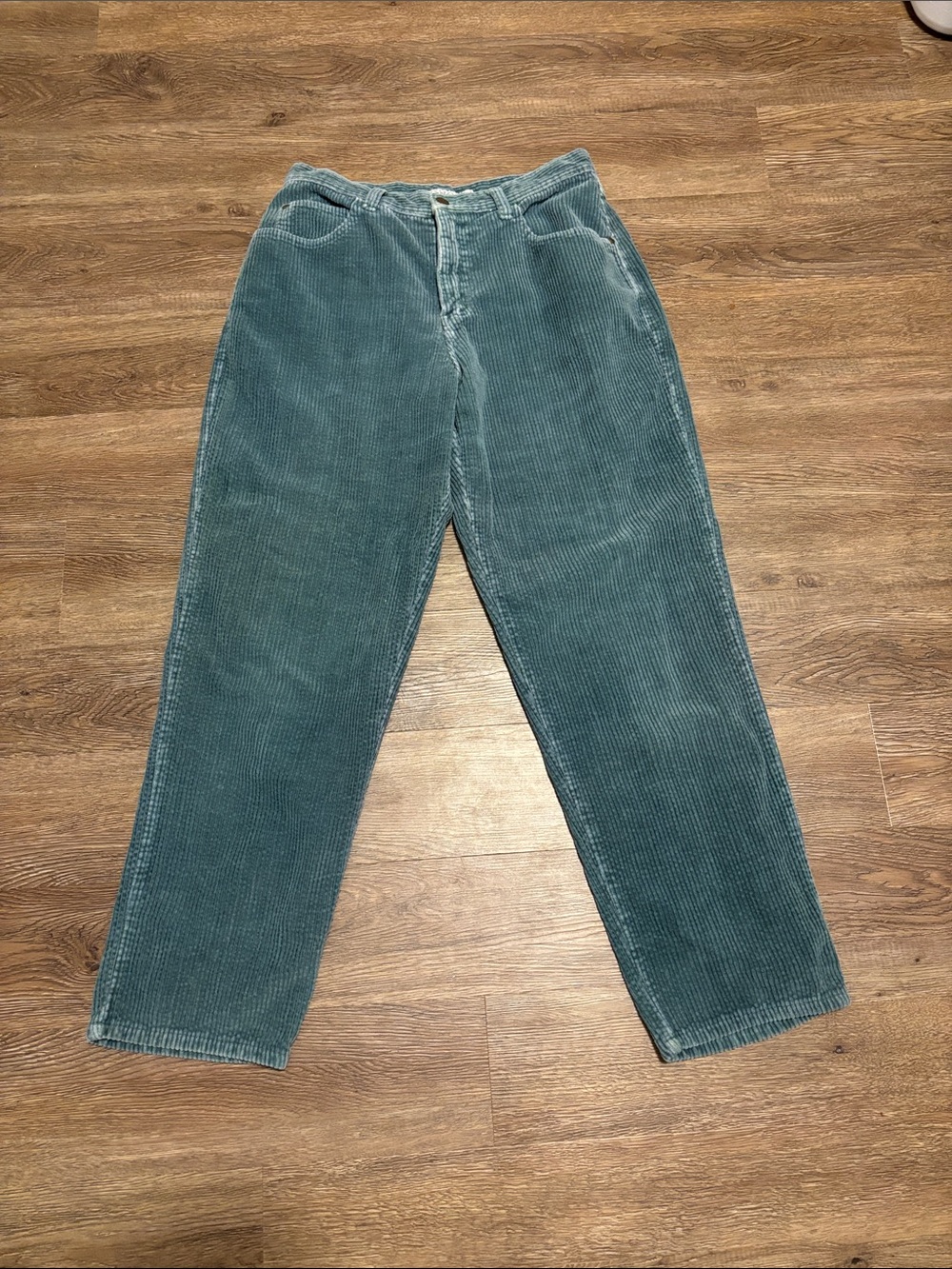 women’s green corduroy pants